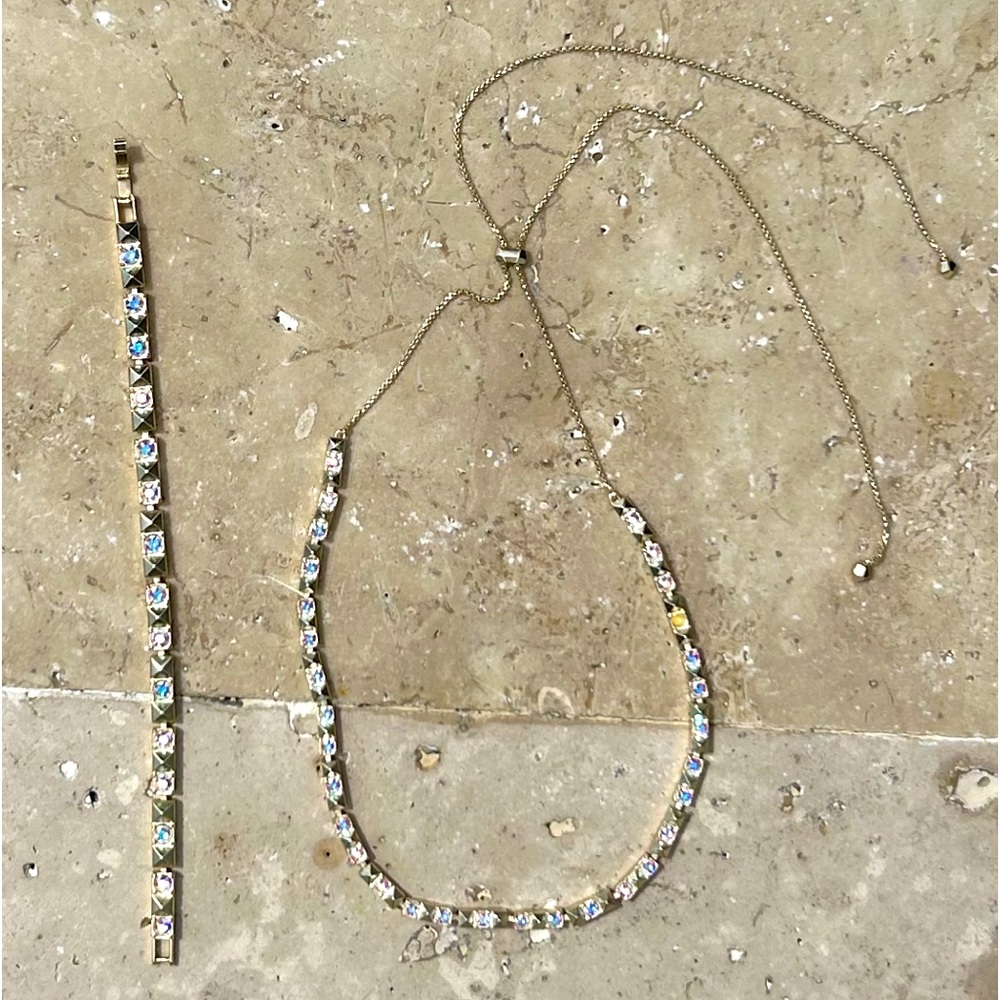 Kendra Scott matching bracelet and pull string choker